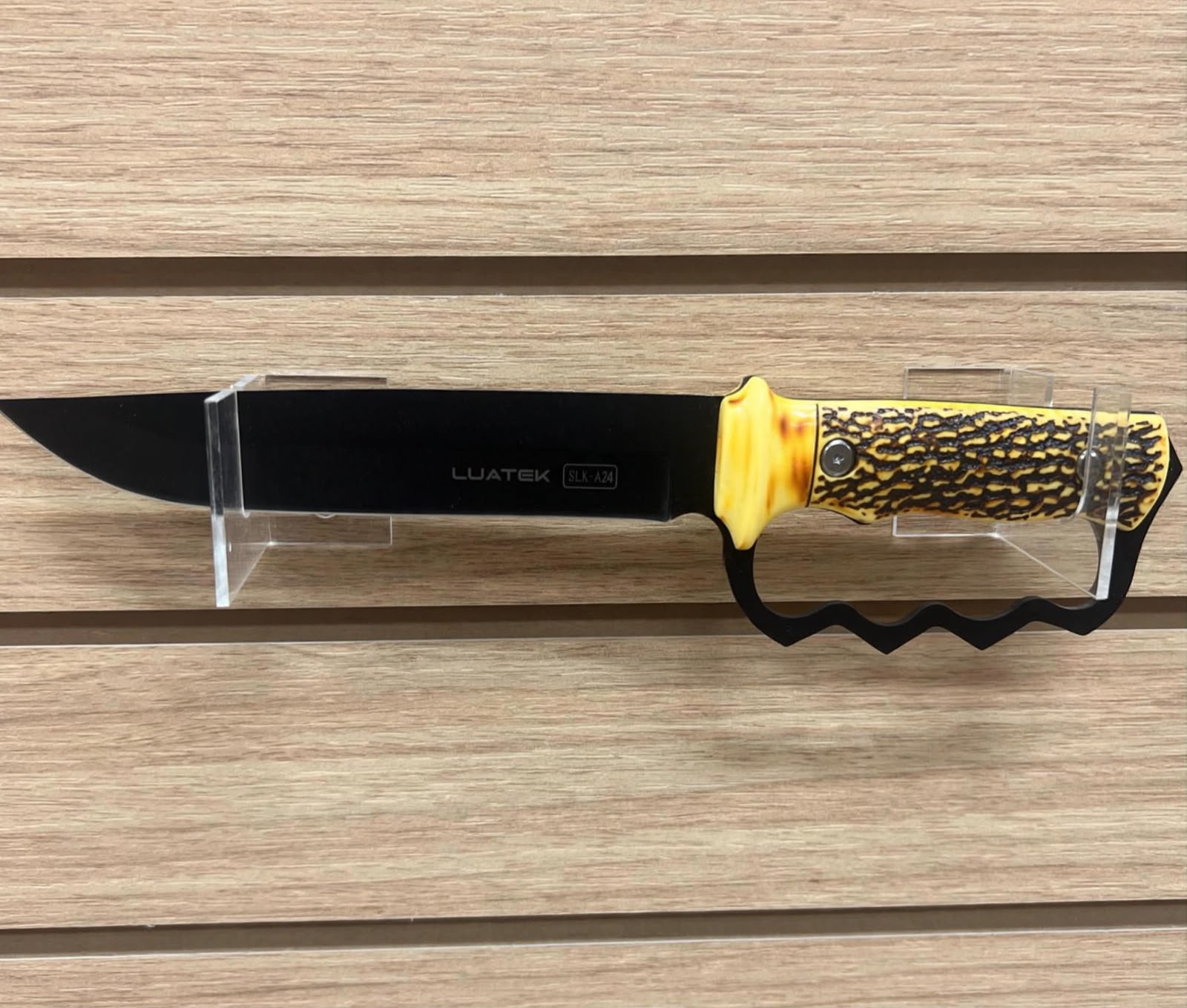 Faca Luatek SLK-A24 33cm Preta com Soco Inglês